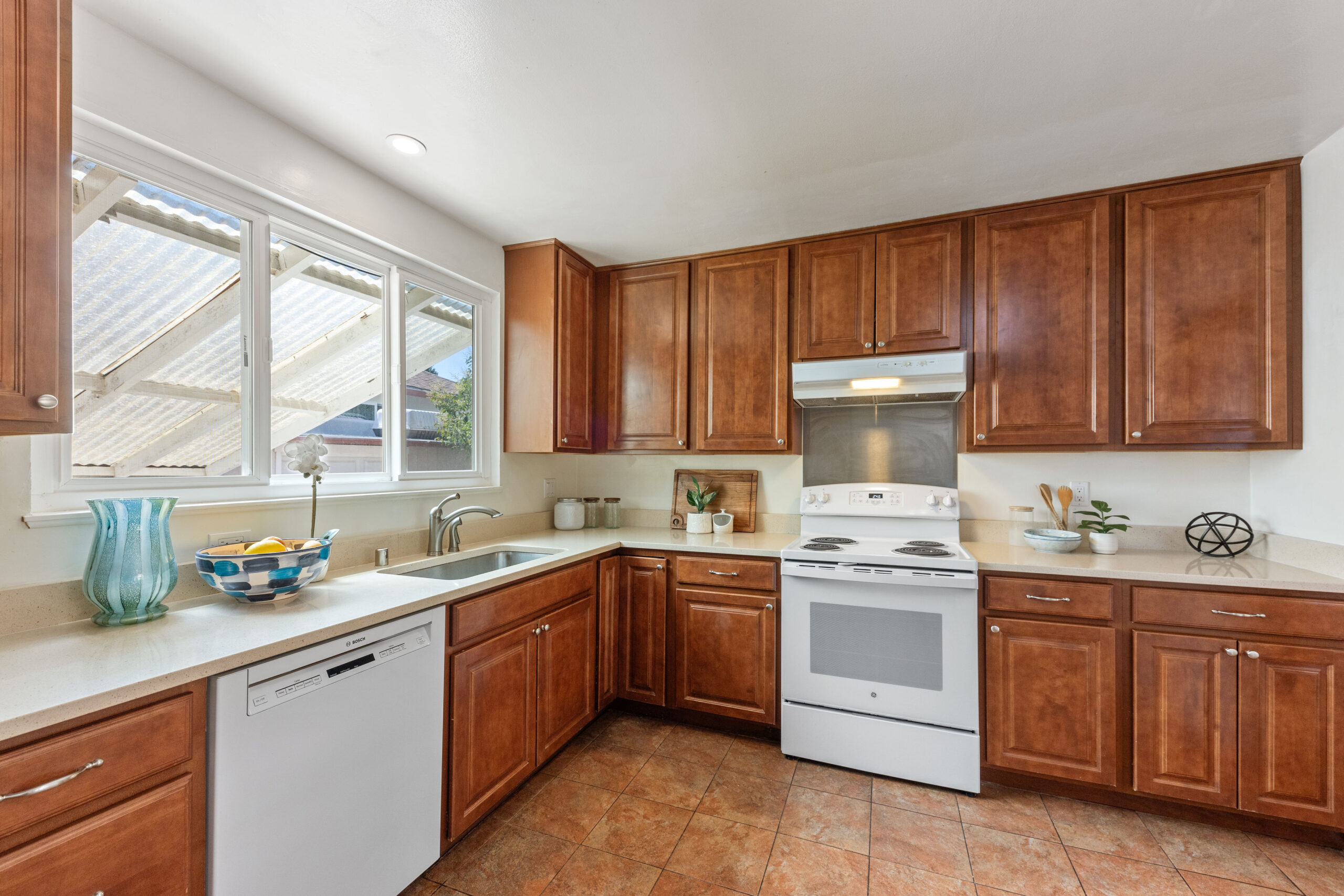 Millbrae, CA – Benefits of Hiring a Home Stager for Kitchen Staging Services