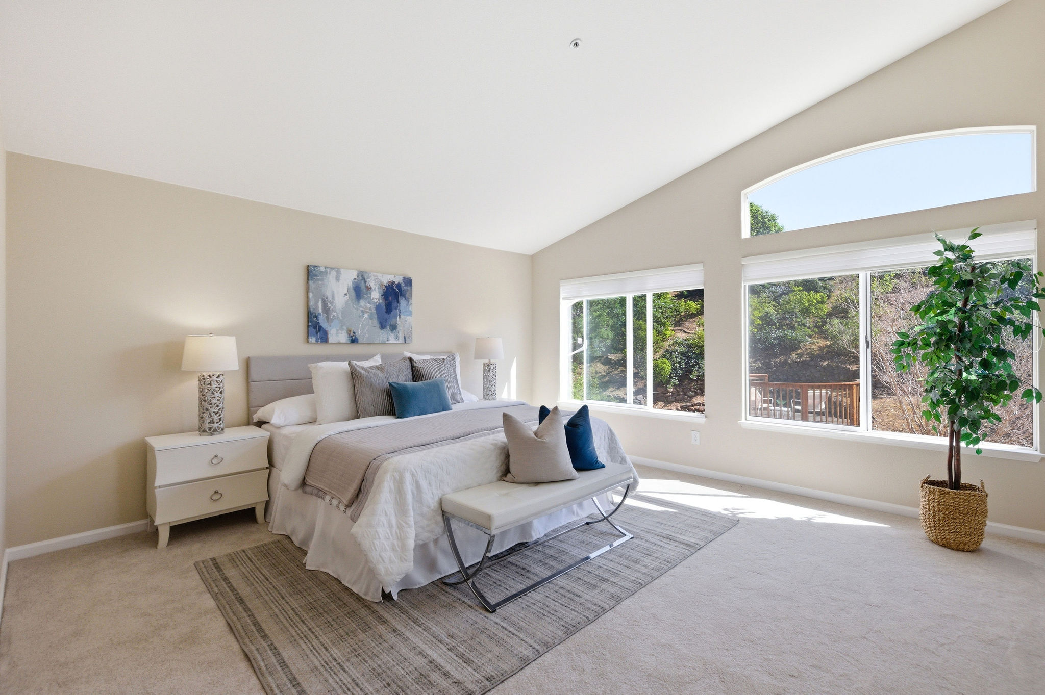 San Francisco, CA – Why Hire a Local Home Staging Company for Luxury Listings?